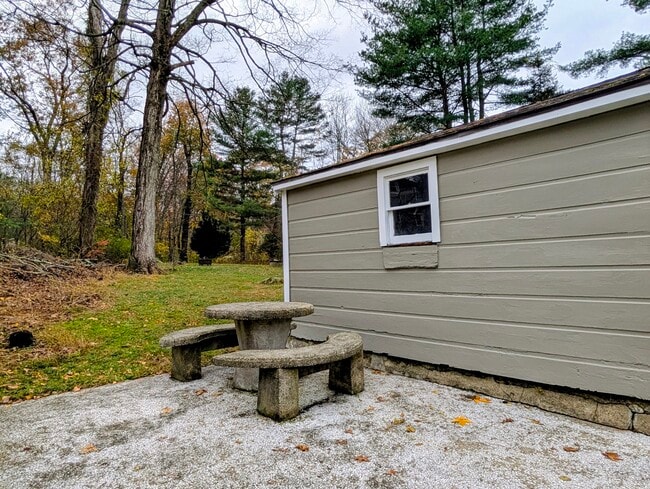 Building Photo - 2529 Main St