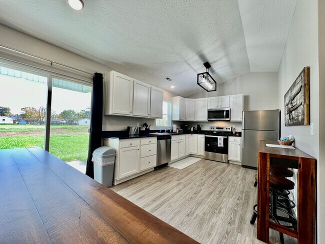 Building Photo - SkyHigh Retreat! Airplane themed escape in Trenton