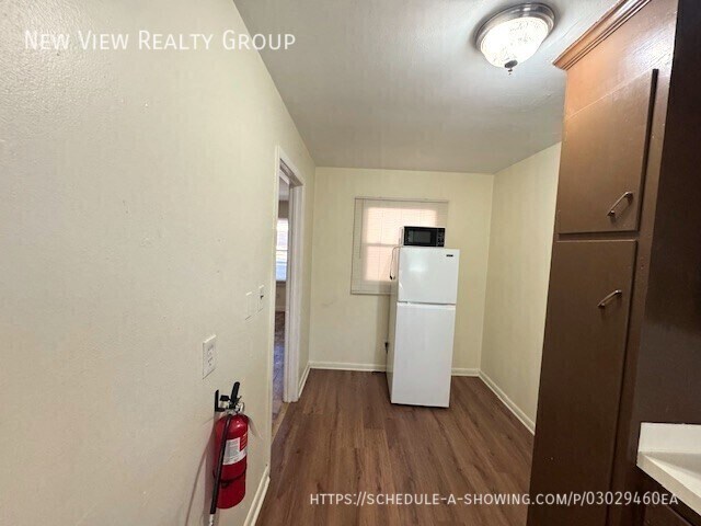 Building Photo - 268 Church St NE