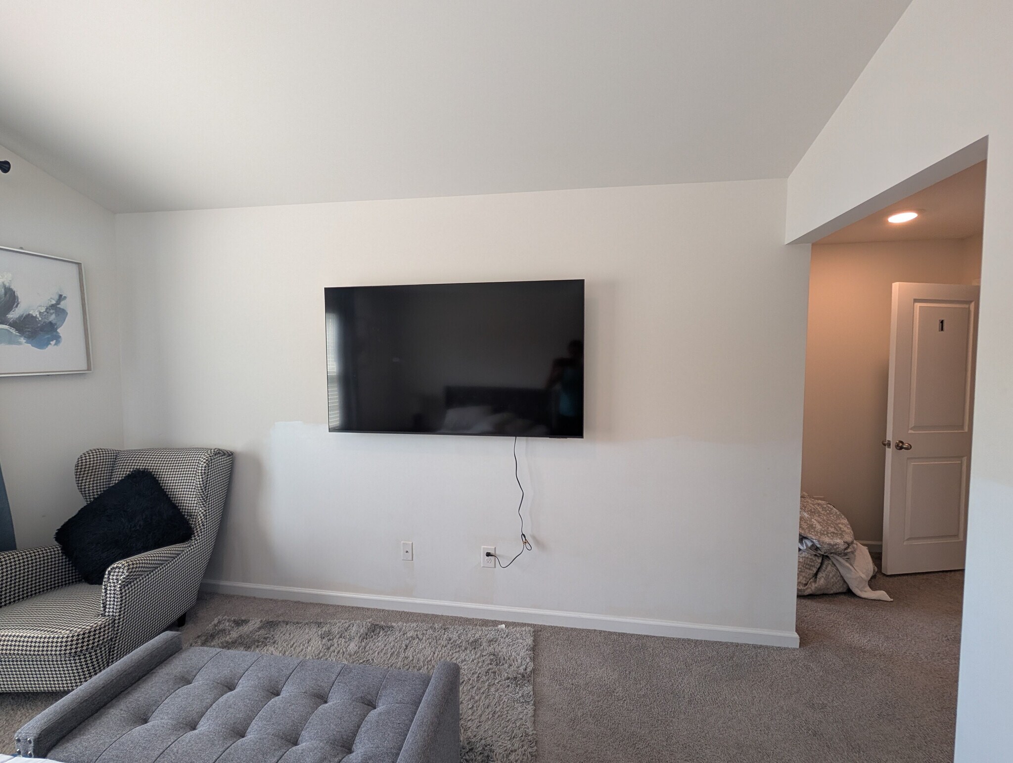 Building Photo - Room in Apartment on North Mills Rd