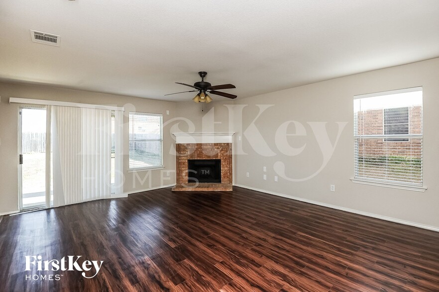 Building Photo - 8115 Wesson Rd