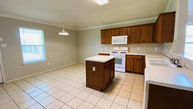 Building Photo - 207 Golden Gate Dr