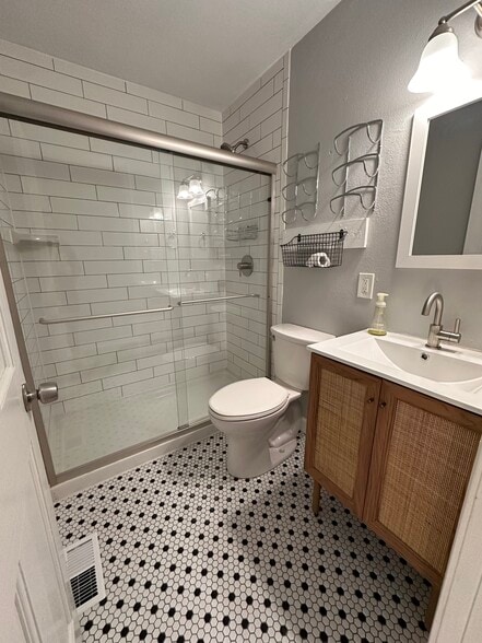 Building Photo - 2818 Lemp Ave