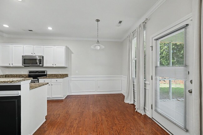 Building Photo - 247 Clayburne Dr