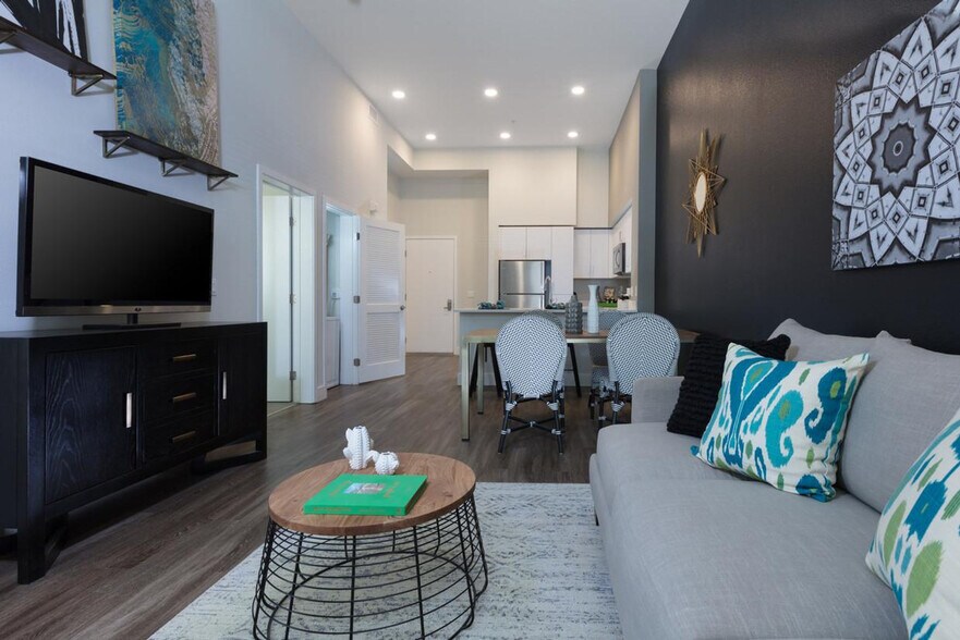 Building Photo - 3888 Artist Walk Common