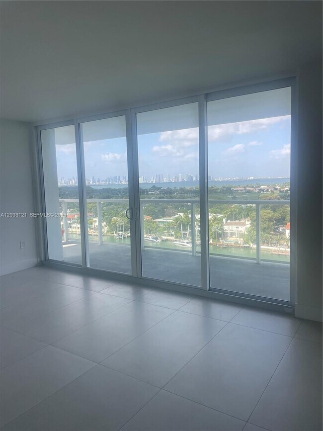 Building Photo - 5750 Collins Ave