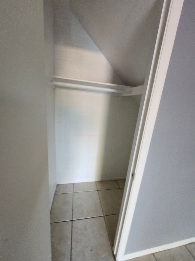 Building Photo - Charming 2-Bedroom Townhome