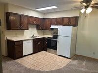 Building Photo - Tudor 3205