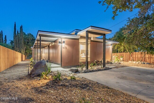 Building Photo - 1411 Ojai Rd