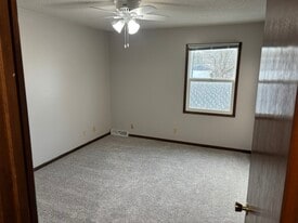 Building Photo - 5277 NW Torgerson Dr