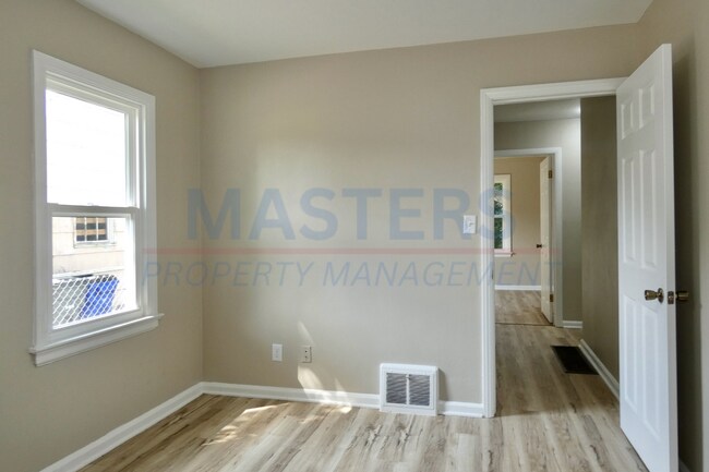 Building Photo - 3453 St Bernard Dr