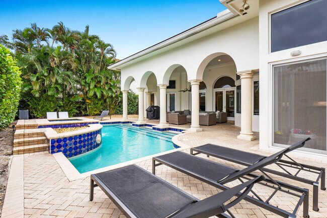 Building Photo - 2166 W Silver Palm Rd