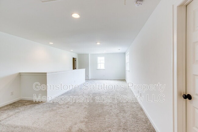 Building Photo - 7284 Ludlow Dr