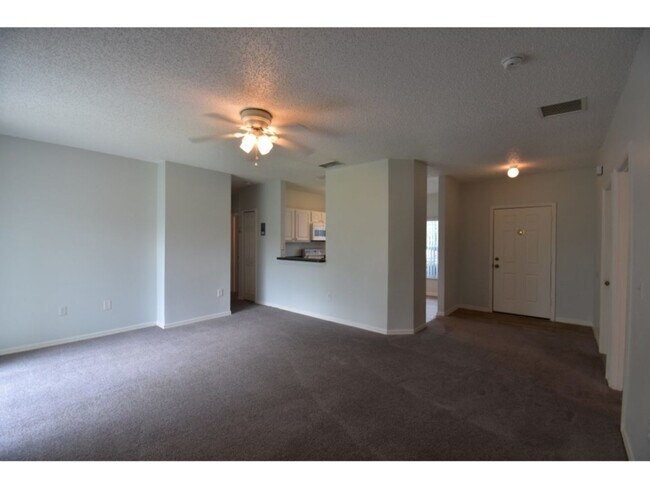 Building Photo - 553 Hummingbird Ct