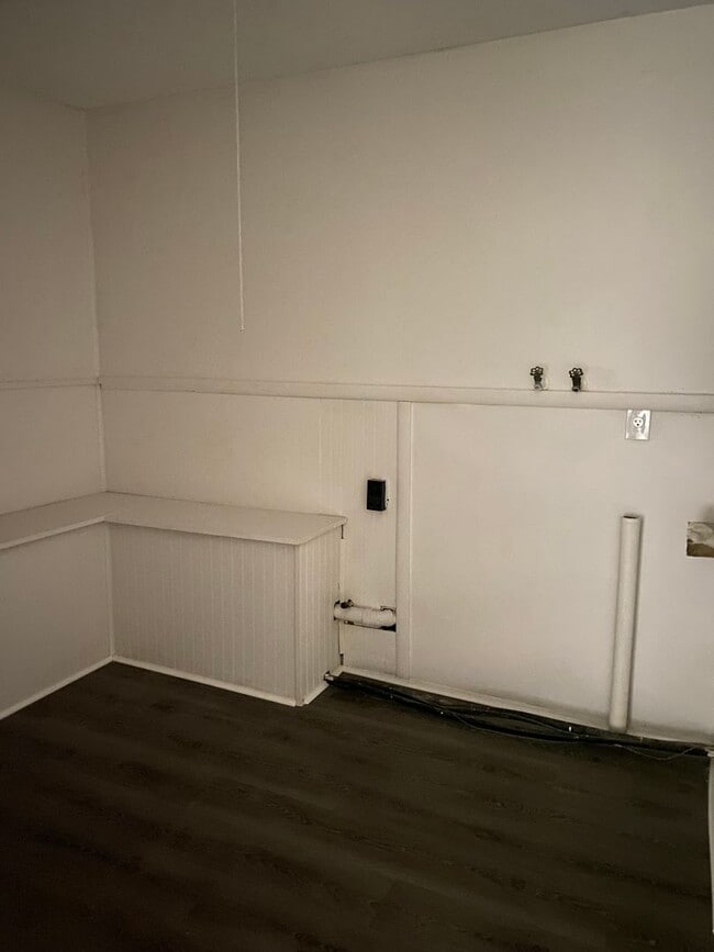 Building Photo - 325 Rieber Dr