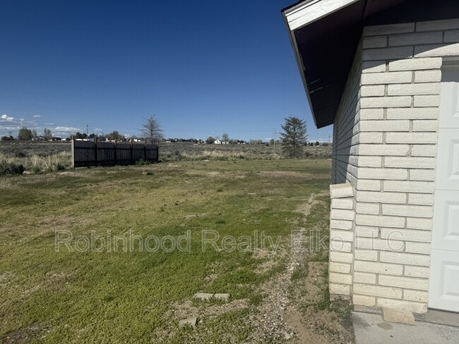 Building Photo - 169 Flowing Wells Dr