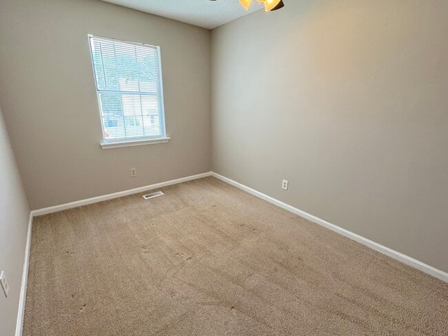 Building Photo - 5404 Grand Lake Crescent