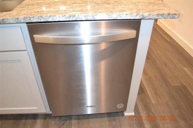 Building Photo - 1613 Sunbend Ln