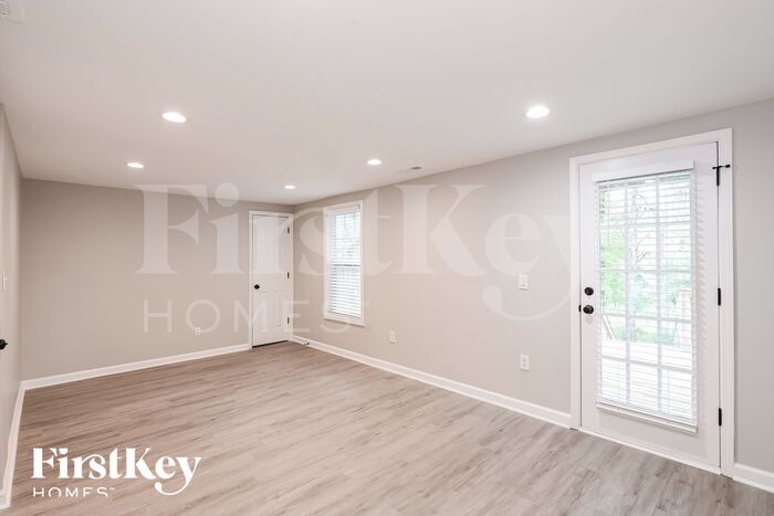 Building Photo - 1555 Wynfield Dr