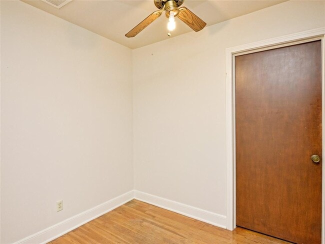 Building Photo - 1814 W 38th St