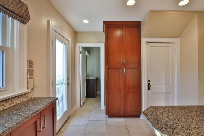 Building Photo - 43 Northridge Rd