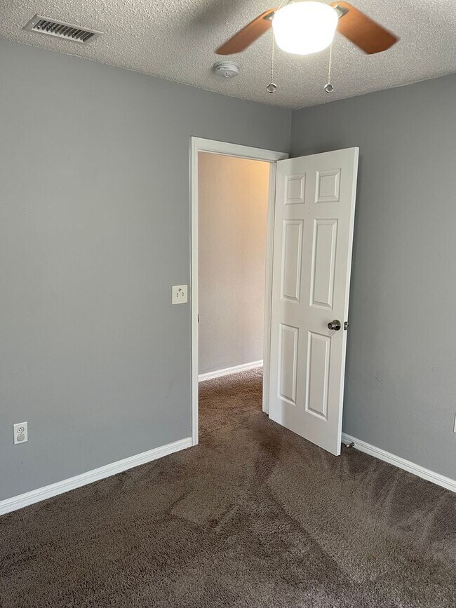 Building Photo - Quiet & Cozy Wesley Chapel Home with Great Yard – $1,850/mo