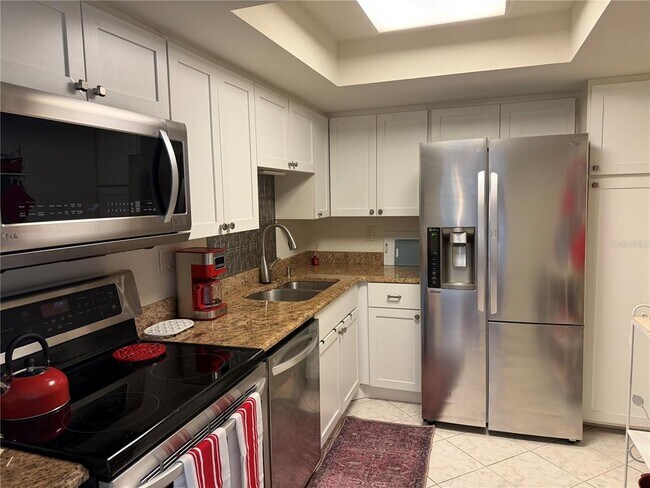 Building Photo - 618 Bird Bay Dr S