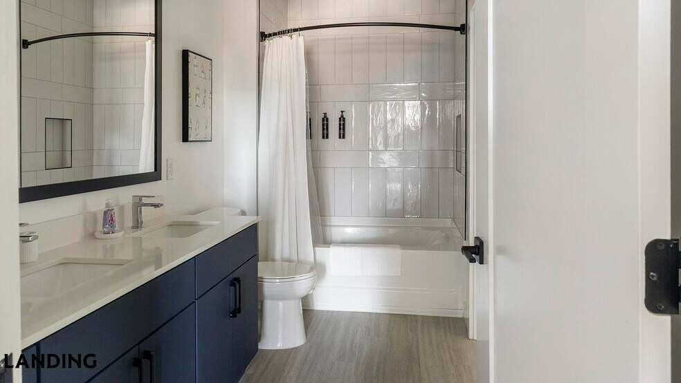 Building Photo - 1007 S Mint St