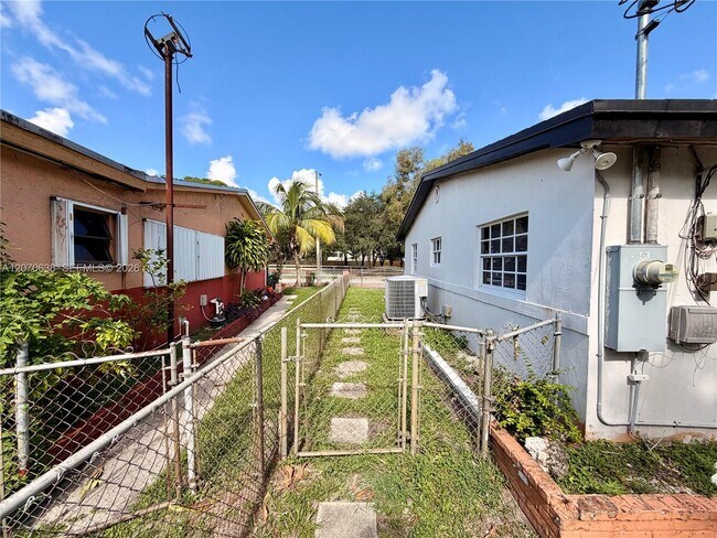 Building Photo - 18711 NW 24th Ave