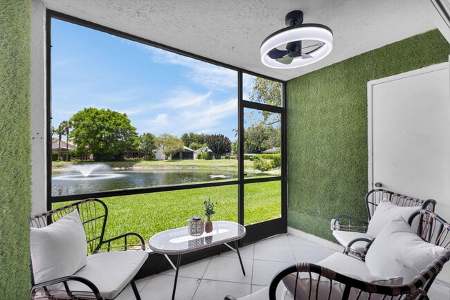 Building Photo - 12911 Briarlake Dr