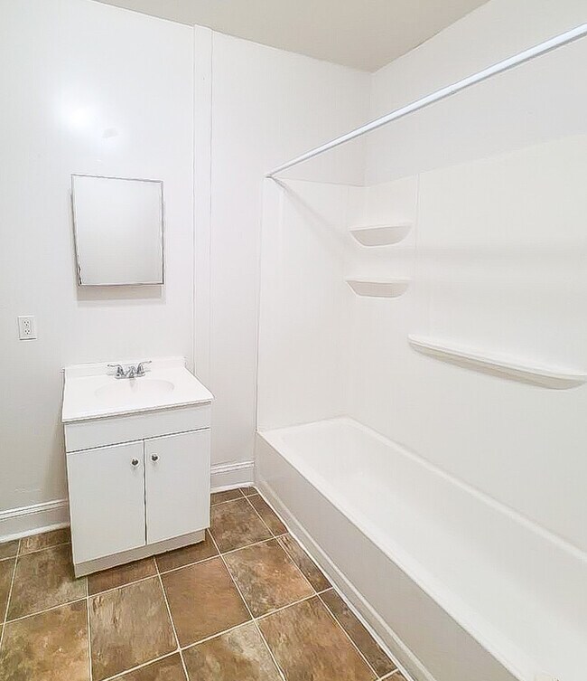 Building Photo - 144 Spring St