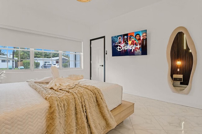 Building Photo - 20140 NE 25th Ct