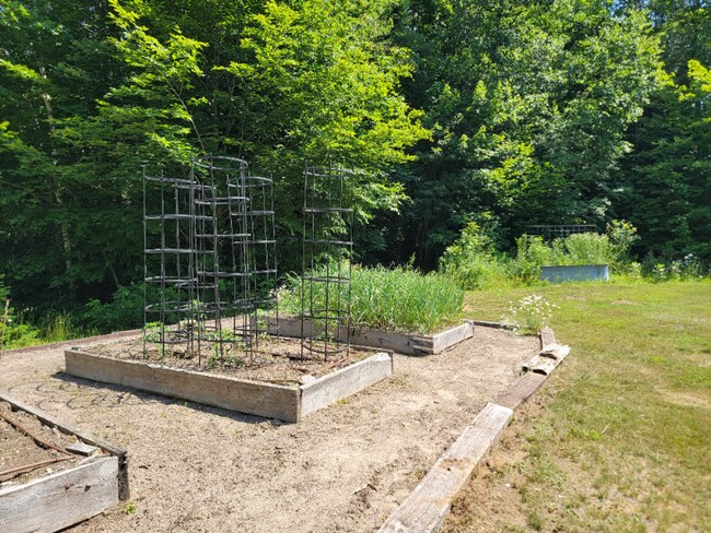 Building Photo - 232 Hermit Woods Rd