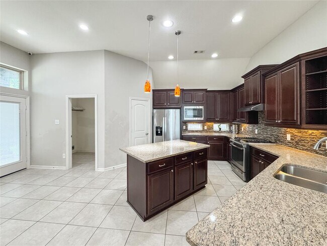 Building Photo - 4714 Western Brook Dr