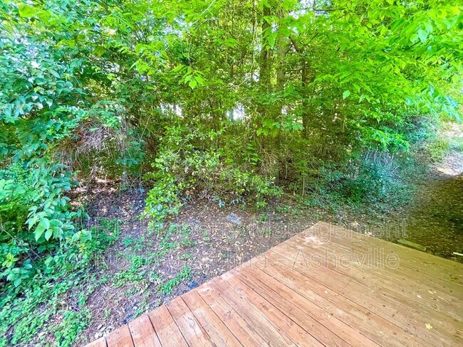 Building Photo - 26 Magic Dr