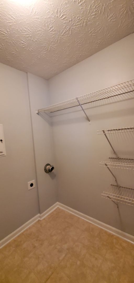 Building Photo - Open House on  Spacious Condo on 6/26/25 T...