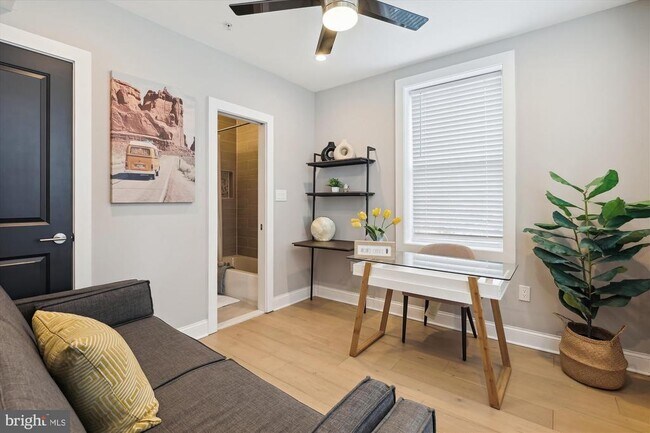 Building Photo - 200 Hamilton St NW