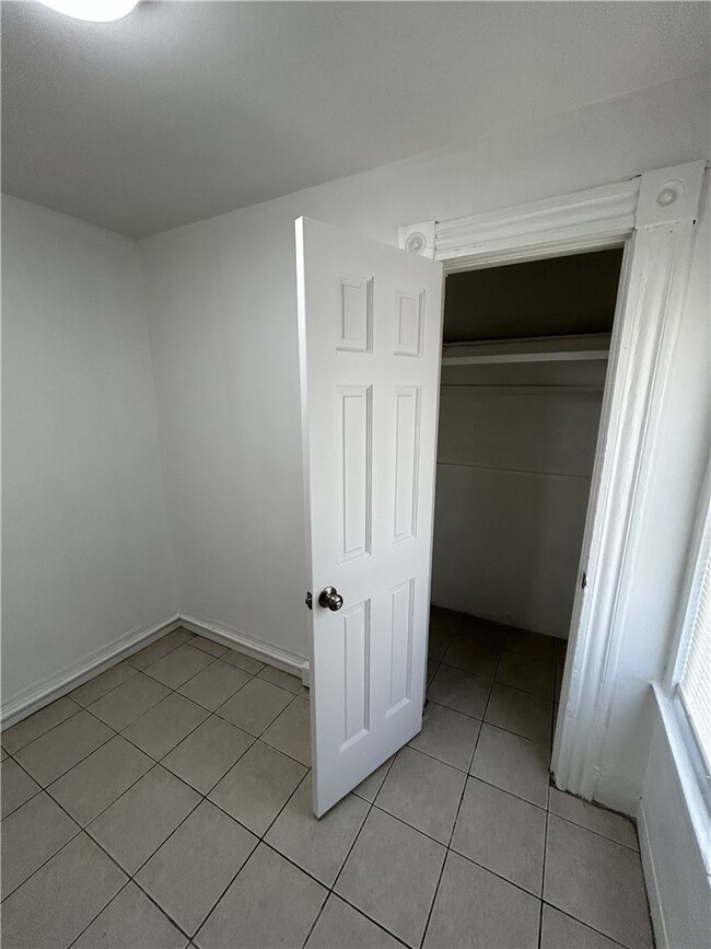 Building Photo - 301 Weaver St