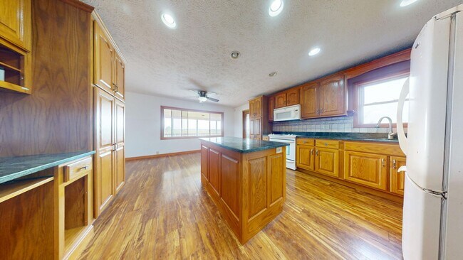 Building Photo - ALL UTILITES PAID COUNTY HOME IN PLYMOUTH-SHILOH SCHOOLS