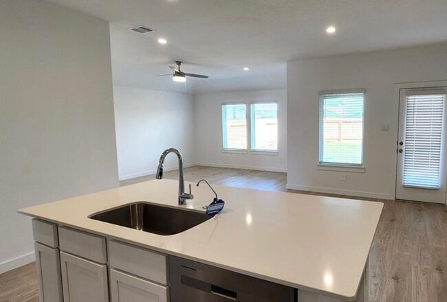 Building Photo - 3926 Pierce Pl Ln