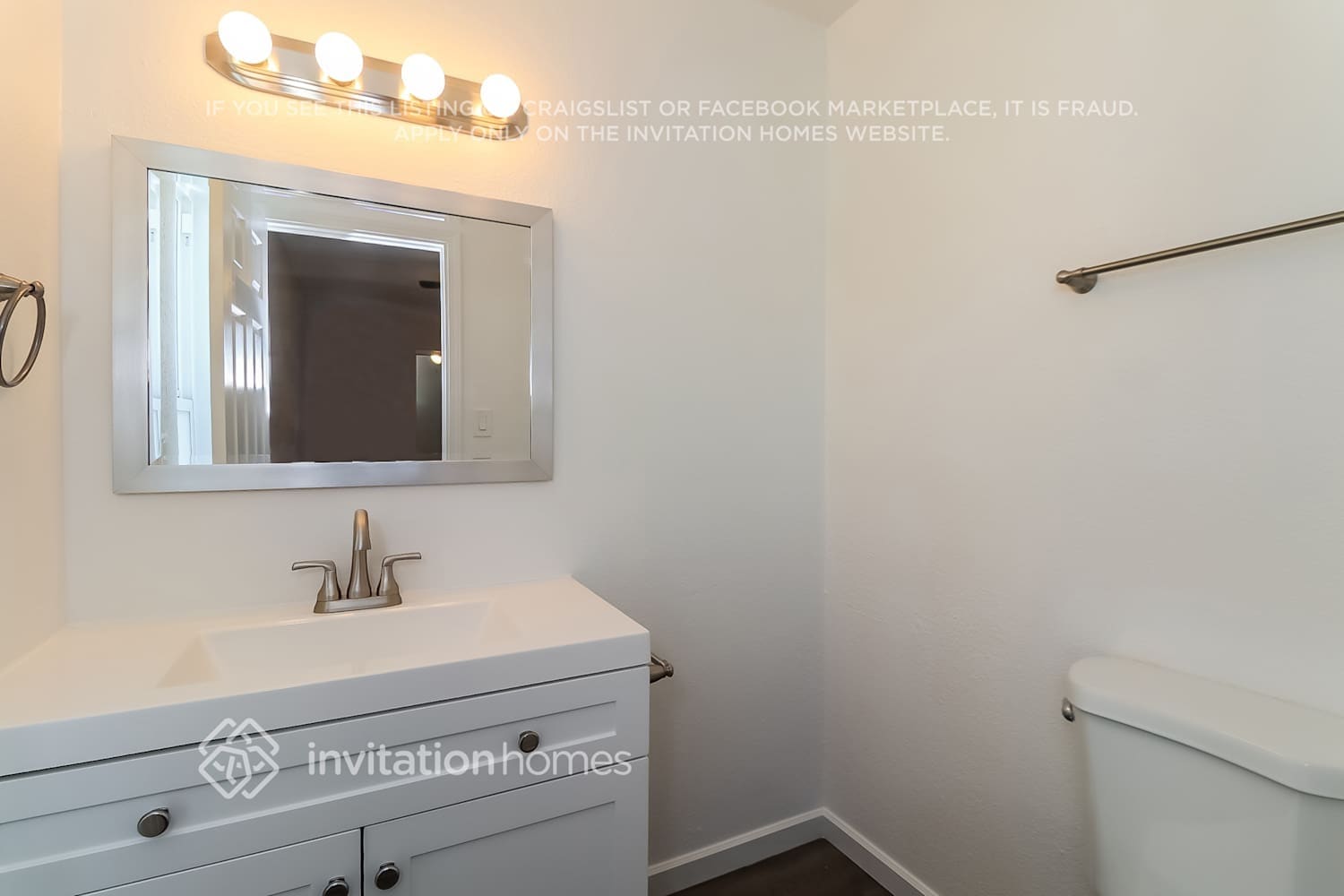 Building Photo - 10907 N 72nd Ave