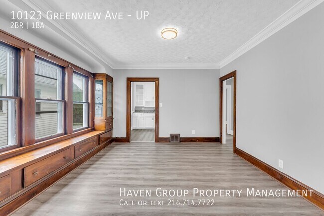 Building Photo - 10123 Greenview Ave
