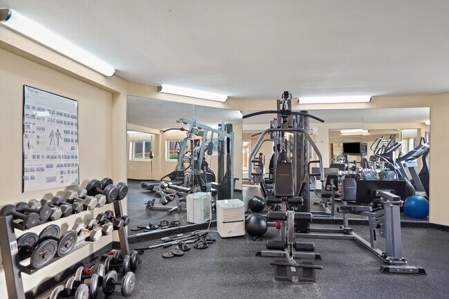 Building Photo - 1363 Oceanview Dr
