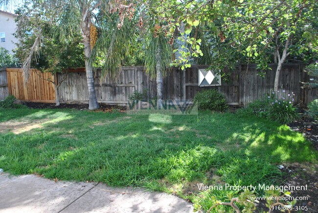 Building Photo - House for Rent in Natomas!