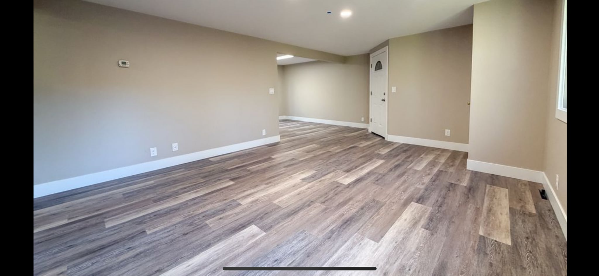 Building Photo - 573 Maple Sq