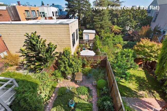 Building Photo - 226-230 Scott St