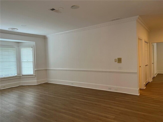 Building Photo - 4608 Chattahoochee Crossing SE