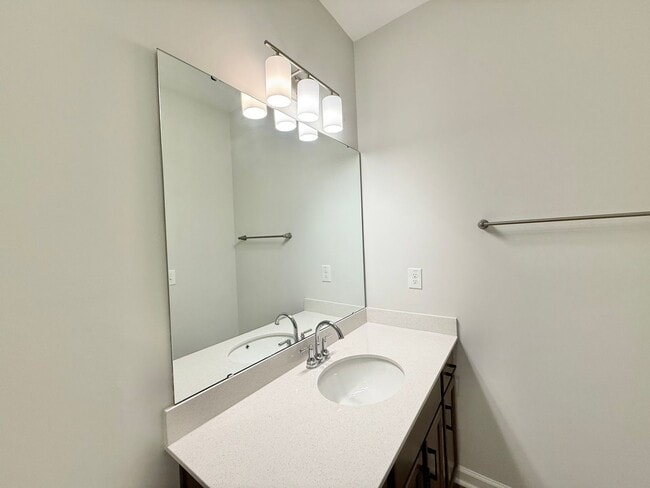 Building Photo - 150 Cherry Blossom Ct