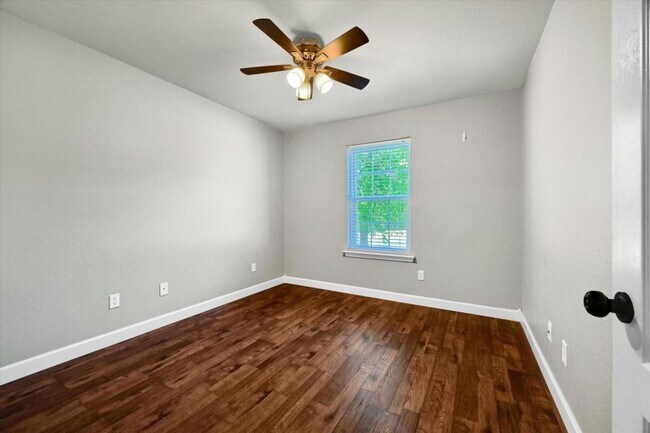 Building Photo - 187 Square Dance Rd