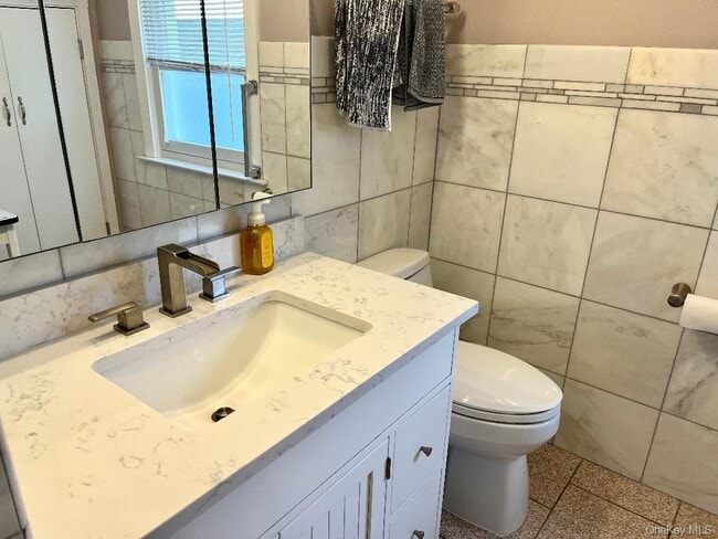 Building Photo - 11 Delaware Ave